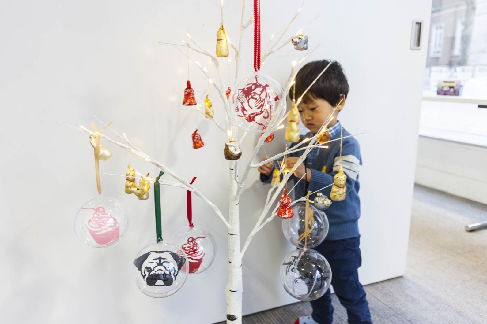 Christmas Tree ornament - Paper Cut Art Nahoko Kojima